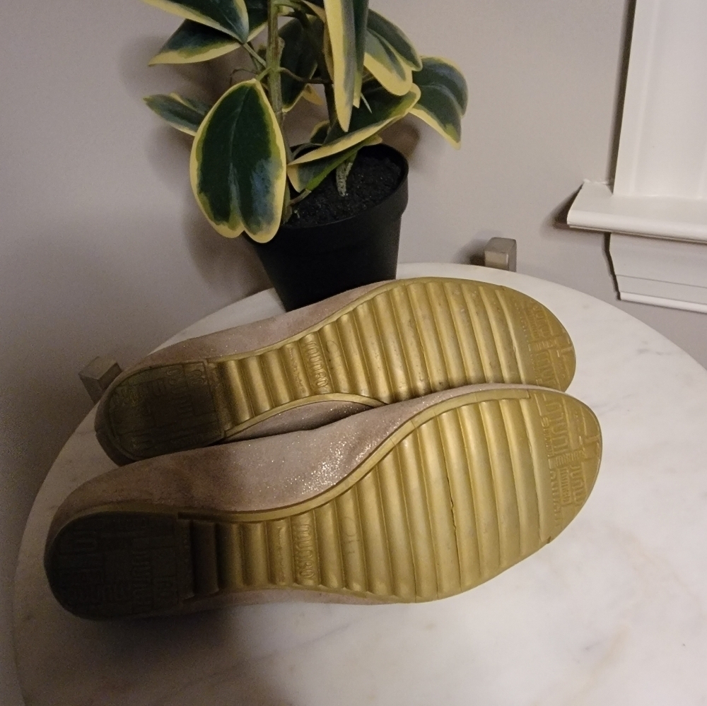NWOT Munro Addie smoking slipper loafer in gold shimmer - Picture 3 of 5